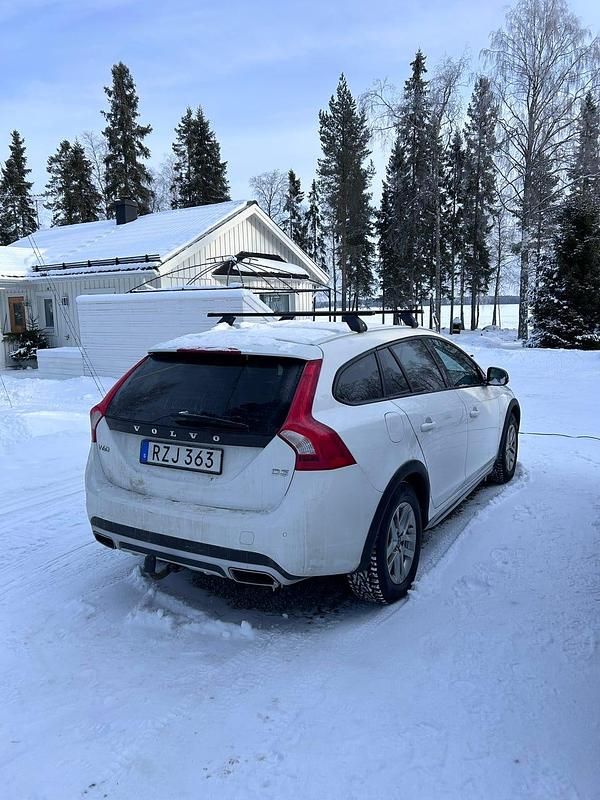 Begagnad Volvo V60 CC 150 HK (110 kW) 2018 Kombi