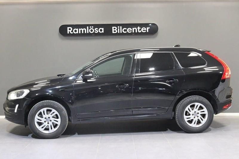 Begagnad Volvo XC60 Momentum 190 HK (139 kW) 2015 Svart SUV