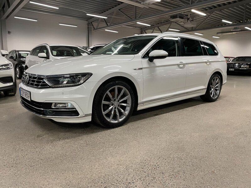 Vit Begagnad 2018 VW Passat GT Kombi | 209 900 kr (Marknadspris) - Bild 1/4
