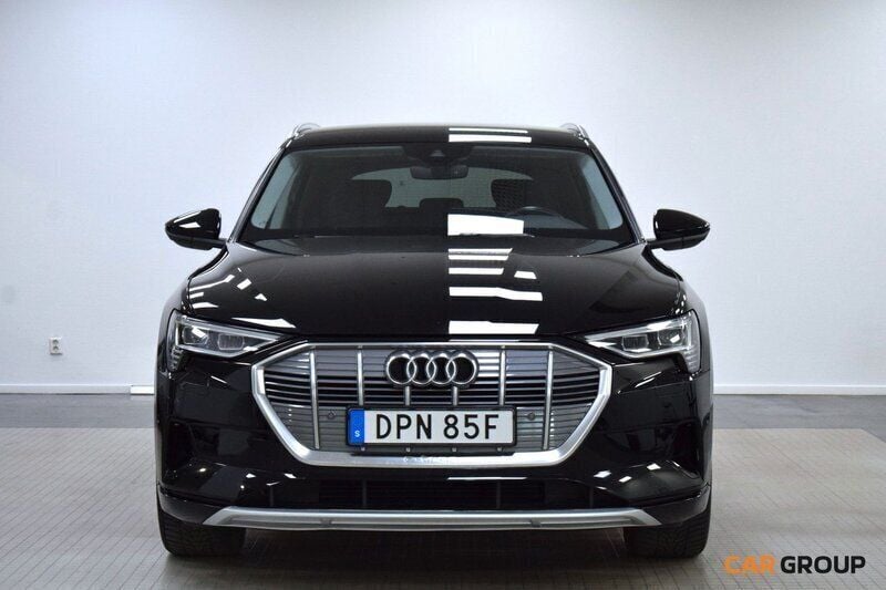 Svart Begagnad 2020 Audi e-tron SUV | 364 900 kr (Lite dyr) - Bild 1/4