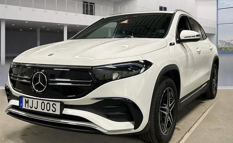 Vit Begagnad 2022 Mercedes EQA250 AMG SUV | 359 000 kr - Bild 1/4