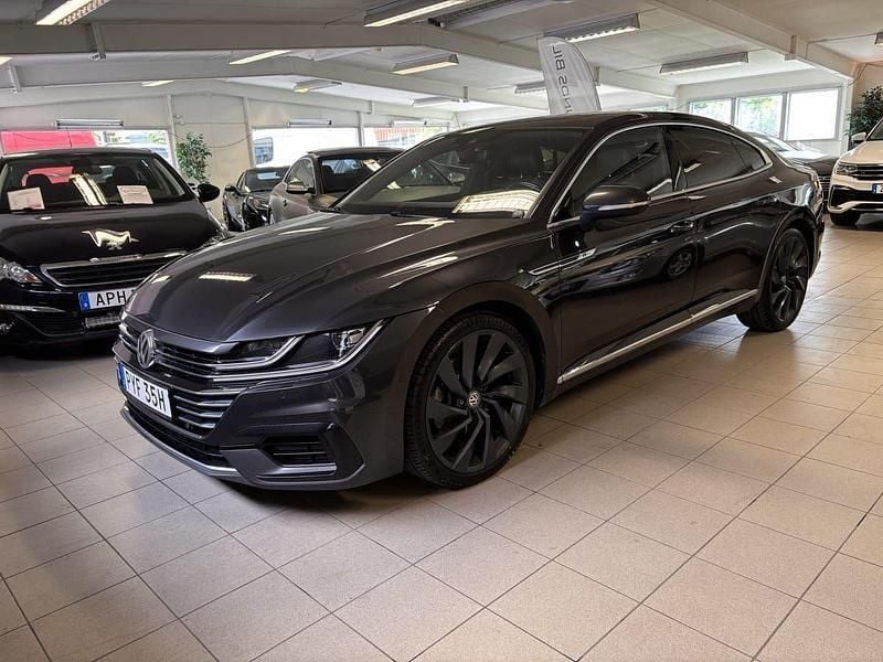 Mörkgrå Begagnad 2020 VW Arteon GTS Halvkombi | 324 900 kr (Dyr) - Bild 1/4