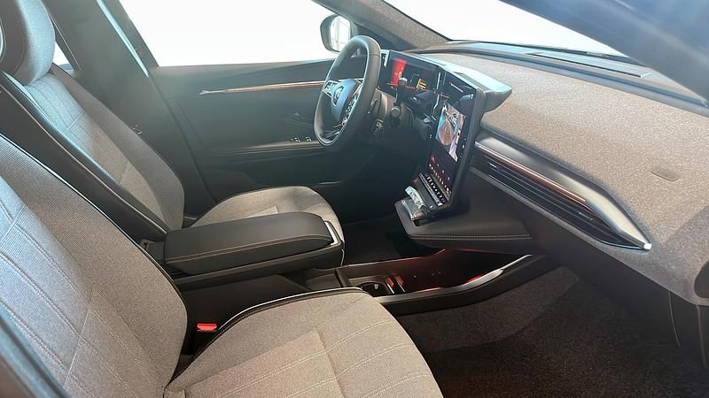 Begagnad Renault Scénic Techno 160 kW (218 HK) 2024 Svart (black) Minibuss