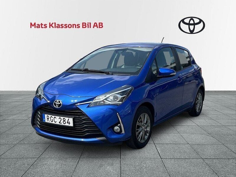 Blå Begagnad 2018 Toyota Yaris Active Halvkombi | 129 000 kr (Marknadspris) - Bild 1/4
