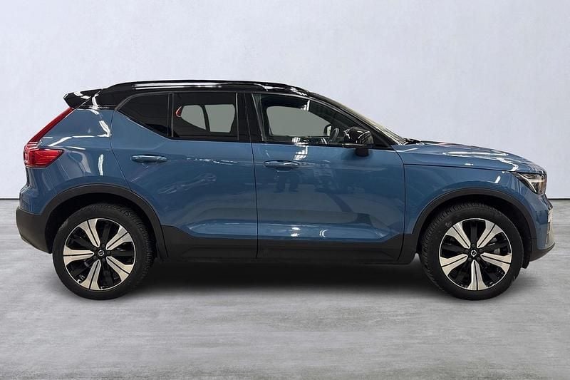 Begagnad Volvo XC40 Single Motor 175 kW (238 HK) 2022 Blå SUV