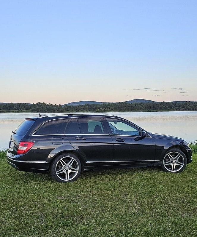 Svart Begagnad 2012 Mercedes C200 Kombi | 119 000 kr (Lite dyr) - Bild 1/4
