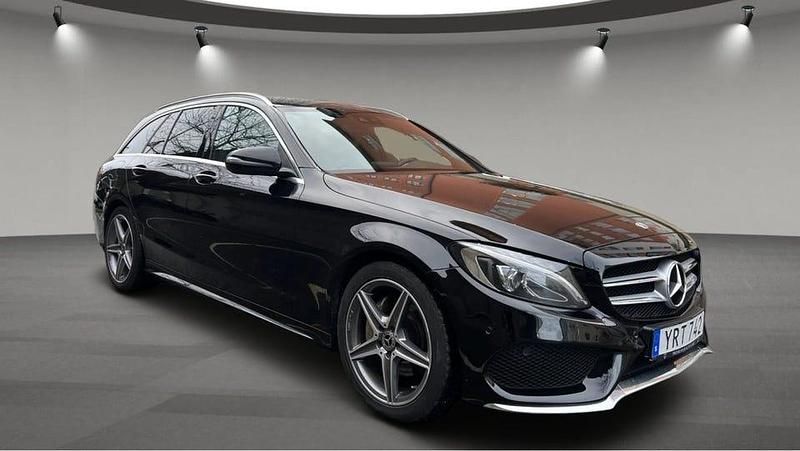 Svart Begagnad 2019 Mercedes C220 AMG Kombi | 229 900 kr (Marknadspris) - Bild 1/4