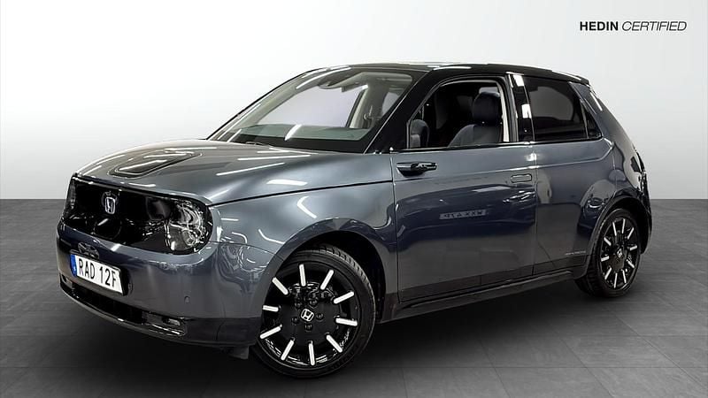 Svart Begagnad 2022 Honda e Advance Halvkombi | 229 900 kr (Marknadspris) - Bild 1/4