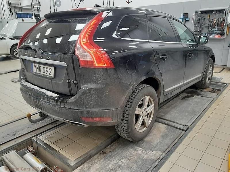 Begagnad Volvo XC60 Standard 190 HK (139 kW) 2017 Svart SUV