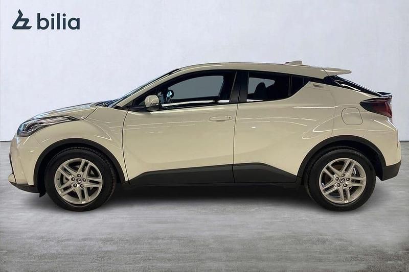 Begagnad Toyota C-HR Active 124 HK (91 kW) 2022 Vit SUV