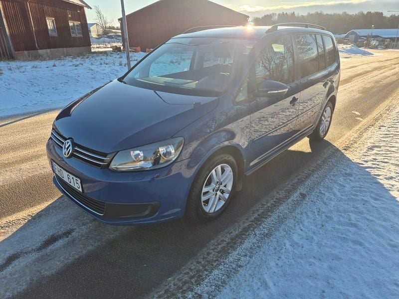 Begagnad VW Touran 105 HK (77 kW) 2012 Minibuss