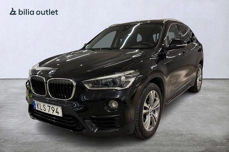 Svart Begagnad 2017 BMW X1 SUV | 110 000 kr (Superpris) - Bild 1/4