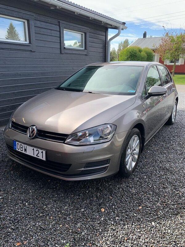 Grå Begagnad 2014 VW Golf VII Halvkombi | 80 000 kr (Marknadspris) - Bild 1/3