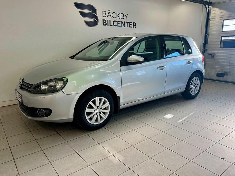 Silver Begagnad 2011 VW Golf VII Halvkombi | 59 900 kr (Marknadspris) - Bild 1/4