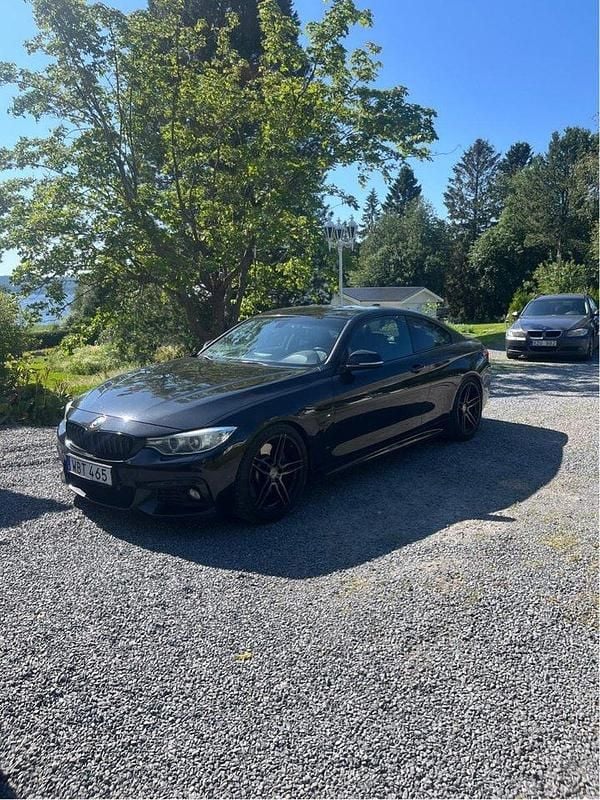 Svart Begagnad 2015 BMW 435 M Sport Sportkupé | 199 000 kr - Bild 1/4