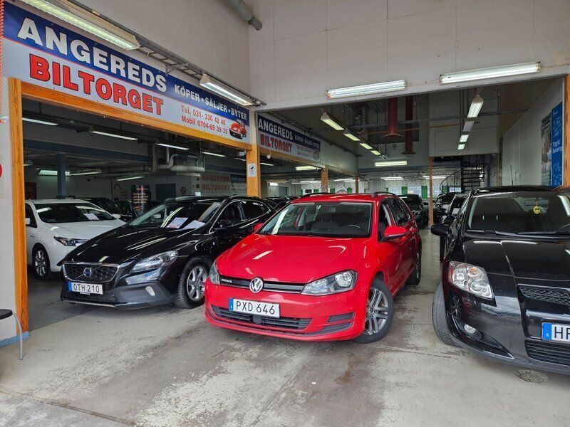 Röd Begagnad 2015 VW Golf VII Kombi | 69 999 kr - Bild 1/4