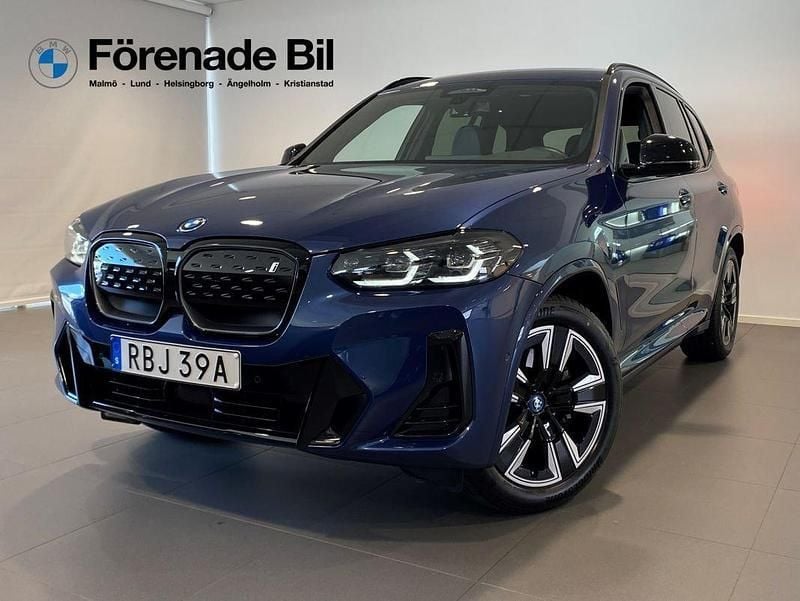 Blå Begagnad 2024 BMW iX3 SUV | 599 000 kr (Marknadspris) - Bild 1/4