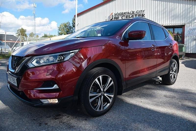 Röd (röd met) Begagnad 2019 Nissan Qashqai 360º SUV | 177 900 kr (Bra pris) - Bild 1/4
