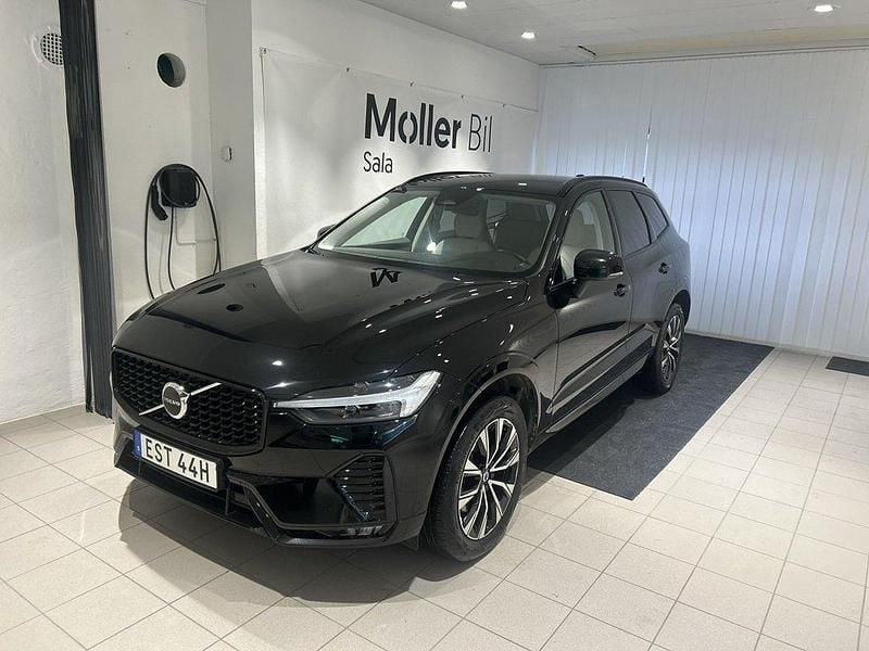 Svart Begagnad 2023 Volvo XC60 R-Design SUV | 449 000 kr (Marknadspris) - Bild 1/4