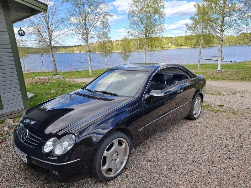 Svart Begagnad 2003 Mercedes CLK500 Avantgarde Sportkupé | 109 000 kr - Bild 1/4