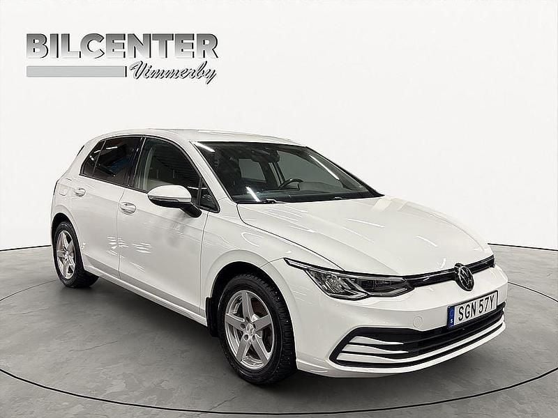 Vit Begagnad 2020 VW Golf VIII Halvkombi | 174 500 kr (Bra pris) - Bild 1/4