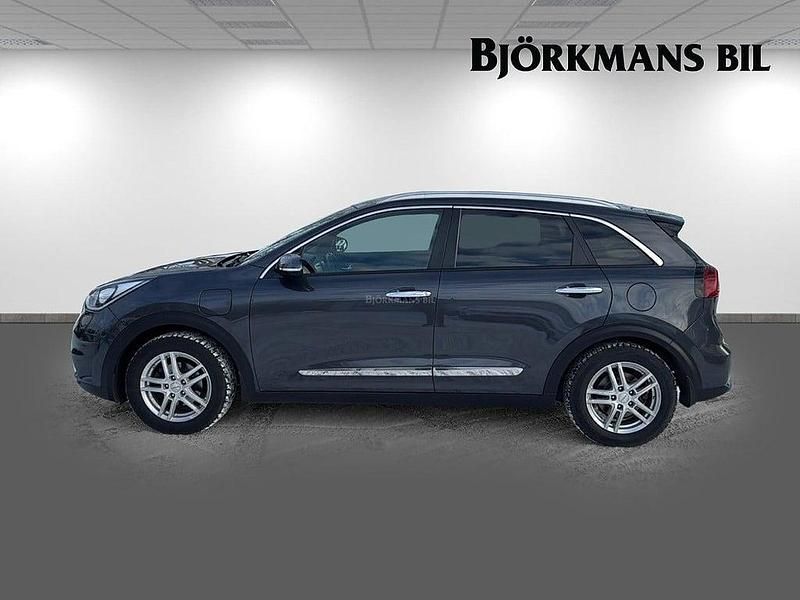 Begagnad Kia Niro Advance 105 HK (77 kW) 2017 /abt/ platinum graphite SUV