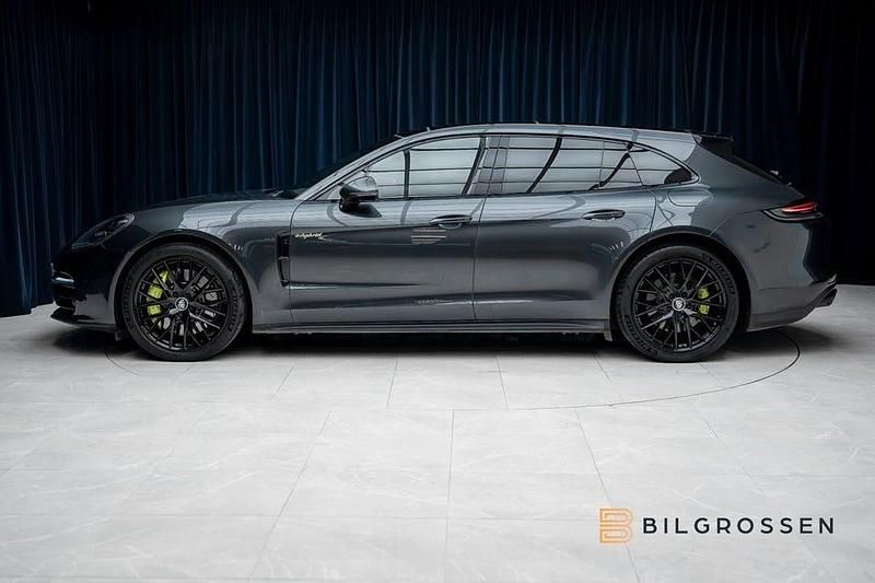 Begagnad Porsche Panamera 4S Sport Turismo 560 HK (411 kW) 2021 Grå Sedan