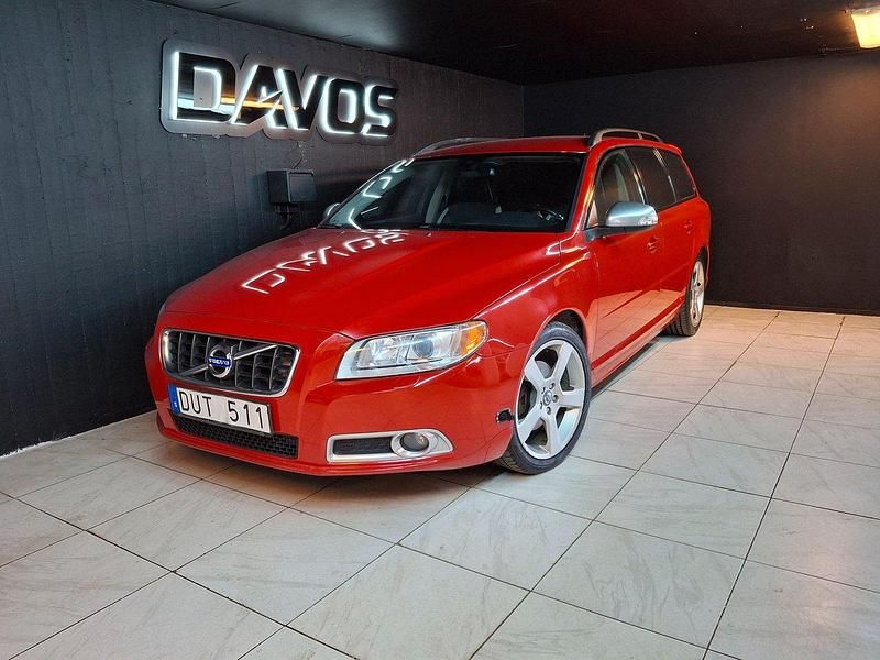 Röd Begagnad 2010 Volvo V70 R-Design Kombi | 109 900 kr (Lite dyr) - Bild 1/4