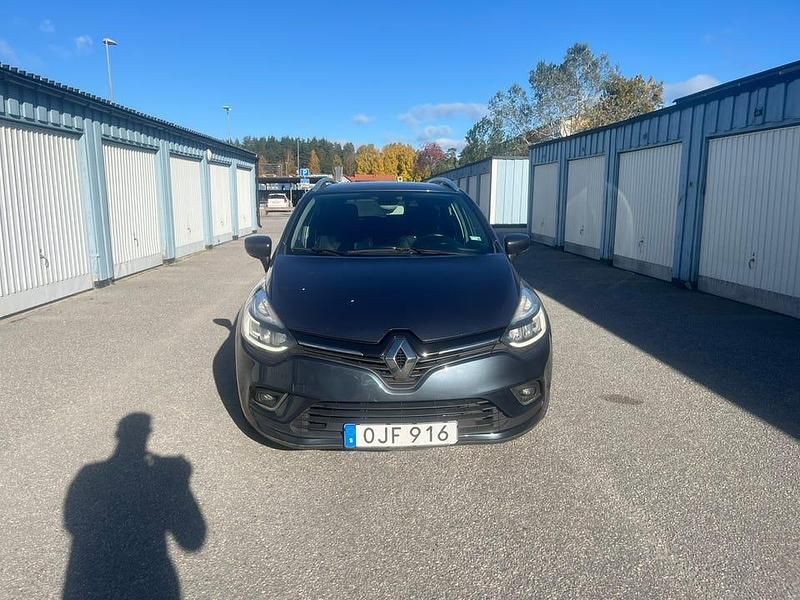 Begagnad 2017 Renault Clio GrandTour Kombi | 75 000 kr (Bra pris) - Bild 1/4