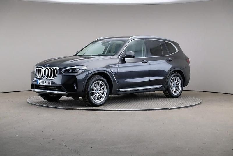 Grå Begagnad 2022 BMW X3 SUV | 429 000 kr (Marknadspris) - Bild 1/4
