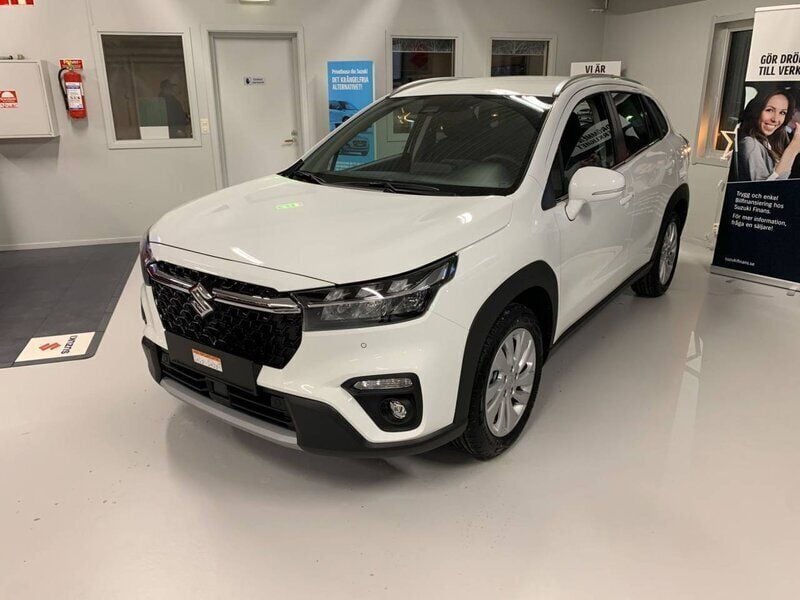 Vit Begagnad 2022 Suzuki SX4 S-Cross SUV | 348 590 kr - Bild 1/4