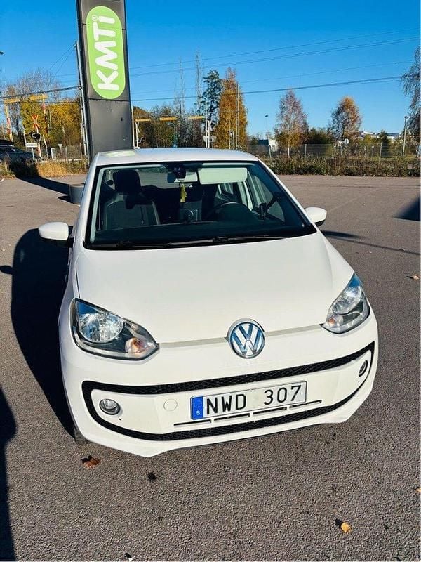 Vit Begagnad 2013 VW up! high up! Halvkombi | 52 900 kr (Marknadspris) - Bild 1/4