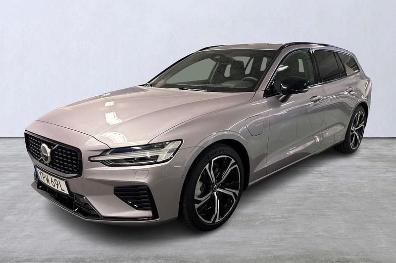 Silver Ny 2026 Volvo V60 Kombi | 559 500 kr (Dyr) - Bild 1/4