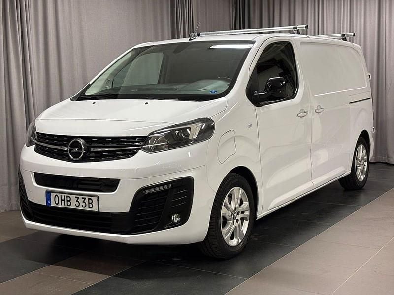 Vit Begagnad 2022 Opel Vivaro-e Combi Van | 337 375 kr (Bra pris) - Bild 1/4