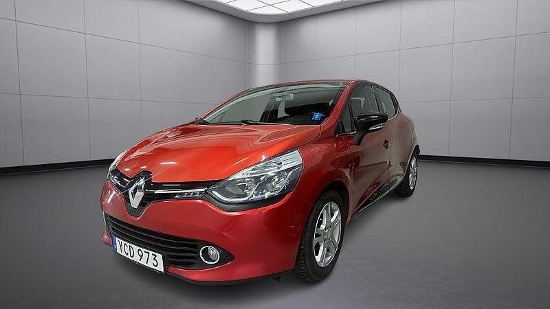 Röd Begagnad 2016 Renault Clio IV Halvkombi | 62 800 kr (Superpris) - Bild 1/4