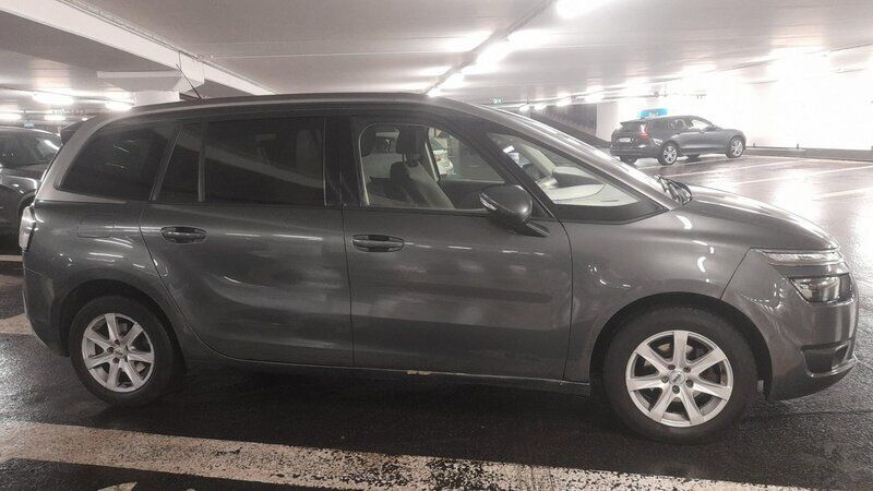 Grå Begagnad 2014 Citroën Grand C4 Picasso Minibuss | 97 000 kr (Marknadspris) - Bild 1/4