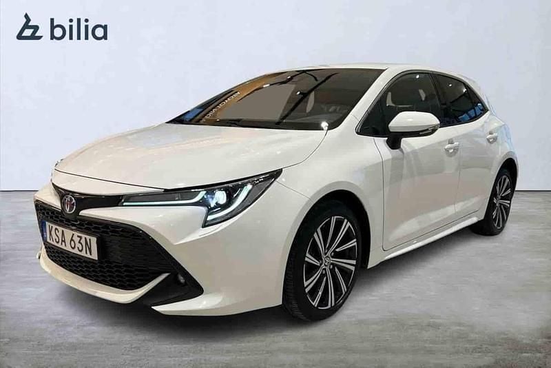 Begagnad Toyota Corolla Hybrid 2022 Vit Halvkombi