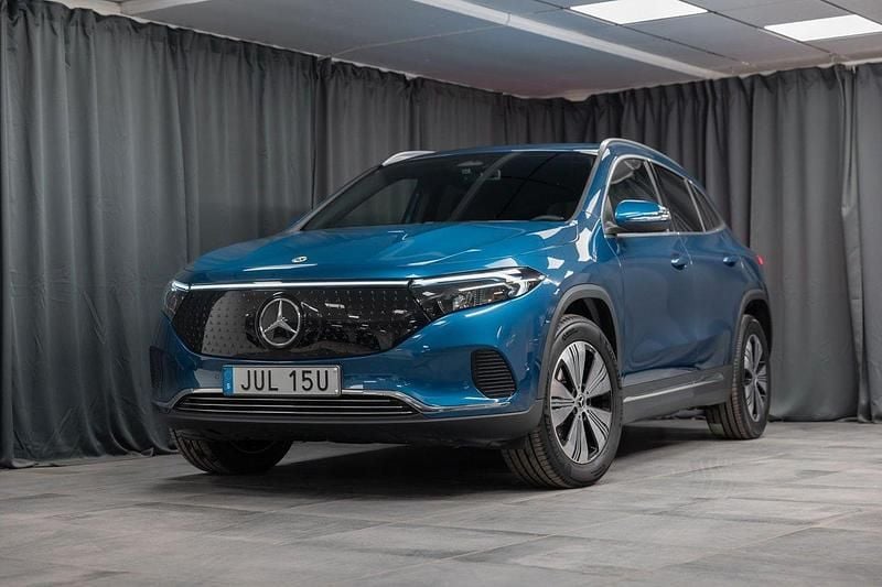 Blå Begagnad 2024 Mercedes EQA250+ SUV | 399 000 kr - Bild 1/4