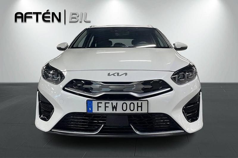 Begagnad Kia Ceed Sportswagon 2023 Vit Kombi