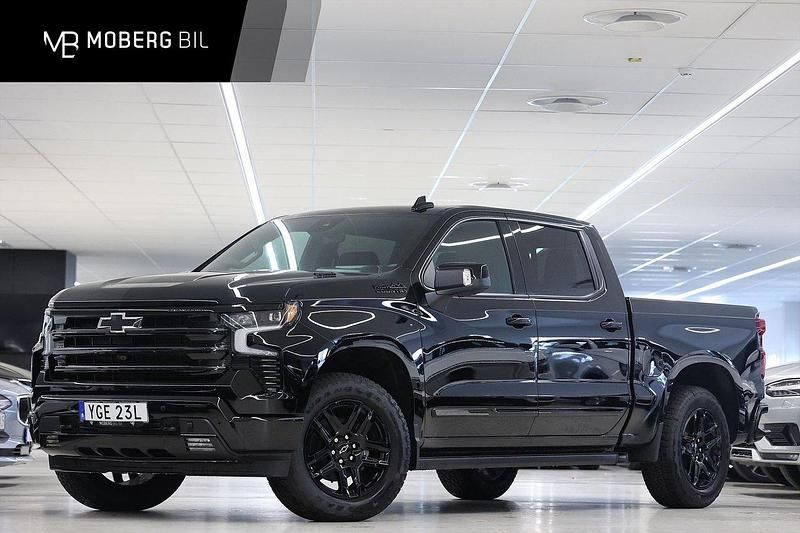 Svart Ny 2025 Chevrolet Silverado Van | 1 219 000 kr (Marknadspris) - Bild 1/2