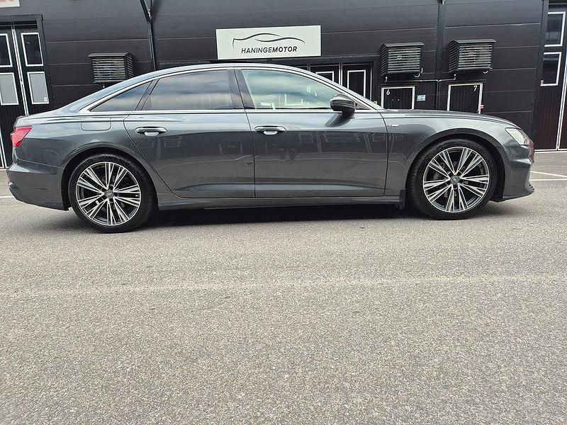 Grå Begagnad 2019 Audi A6 S-Line Sedan | 319 000 kr (Marknadspris) - Bild 1/4