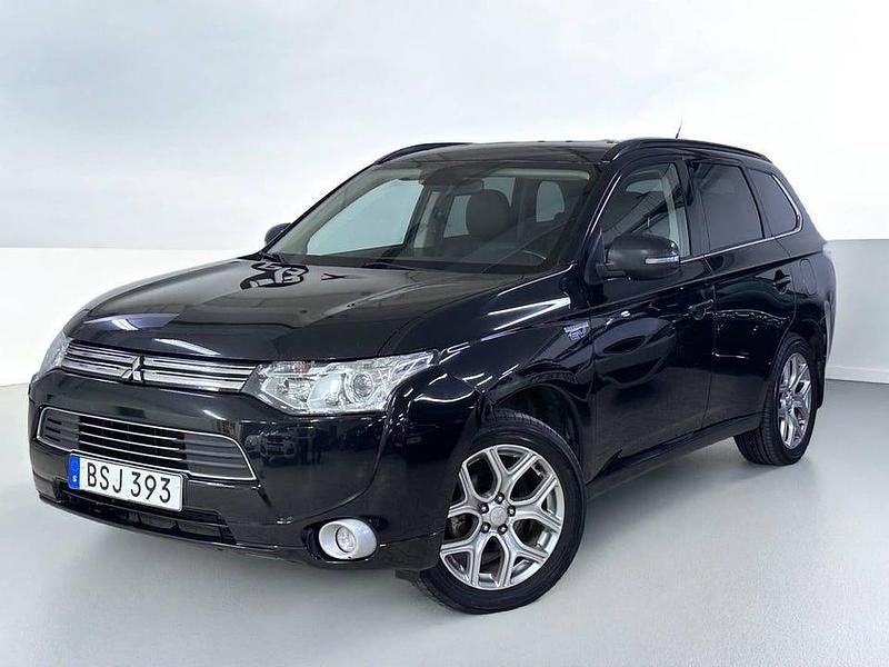 Begagnad Mitsubishi Outlander 203 HK (149 kW) 2014 Svart SUV