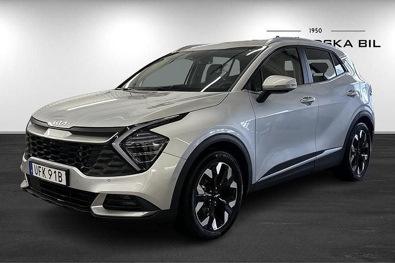 Vit Begagnad 2024 Kia Sportage Advance SUV | 399 000 kr (Marknadspris) - Bild 1/3