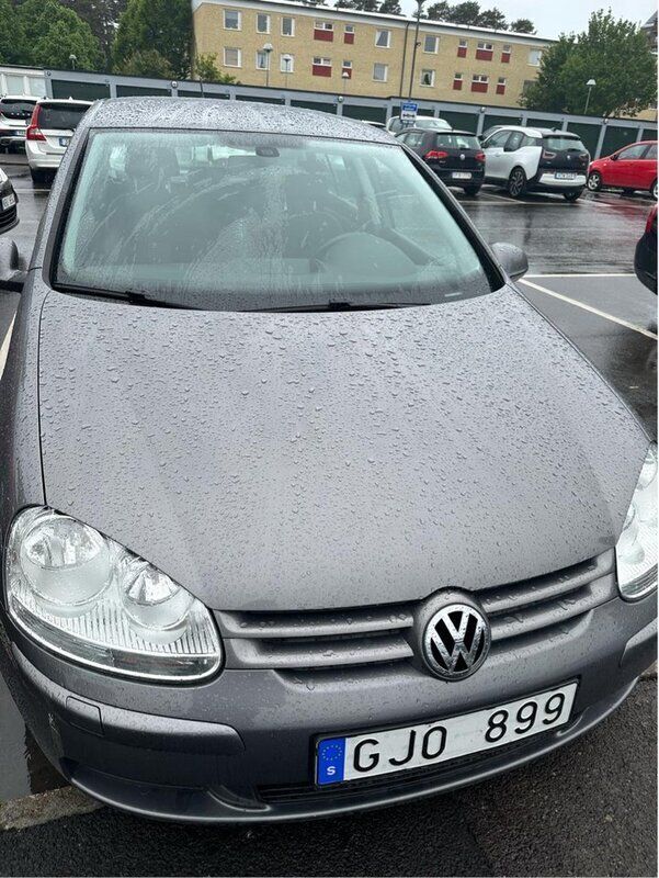 Grå Begagnad 2008 VW Golf Trendline Halvkombi | 41 999 kr (Marknadspris) - Bild 1/4