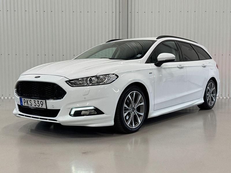 Vit Begagnad 2017 Ford Mondeo ST-Line Kombi | 109 900 kr (Superpris) - Bild 1/4
