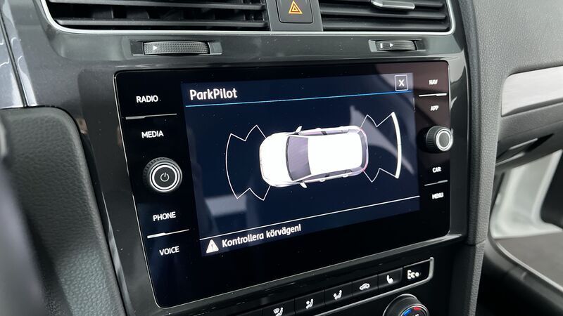 Begagnad VW e-Golf 100 kW (136 HK) 2019 Halvkombi