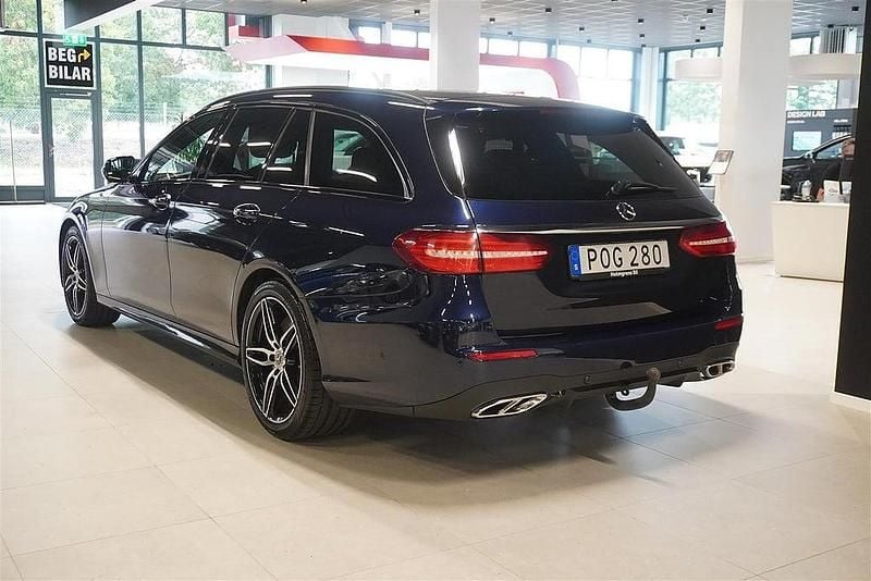 Begagnad Mercedes E400 AMG line 333 HK (244 kW) 2018 Mörkblå Kombi