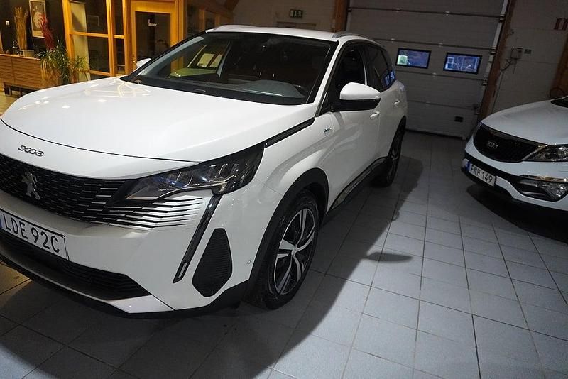 Vit Begagnad 2020 Peugeot 3008 SUV | 192 000 kr (Marknadspris) - Bild 1/4
