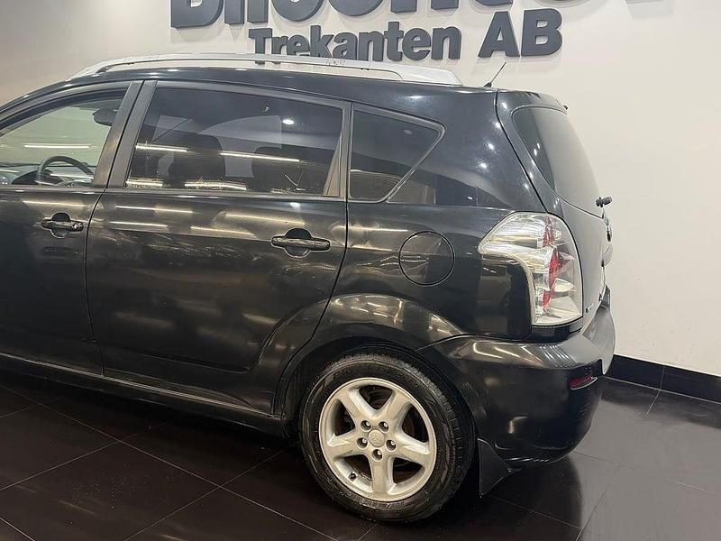 Begagnad Toyota Corolla Verso 129 HK (94 kW) 2004 Svart Minibuss