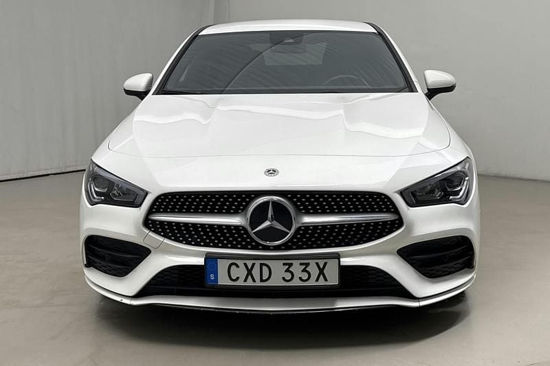Begagnad Mercedes CLA200 AMG line 163 HK (119 kW) 2022 Vit Sportkupé